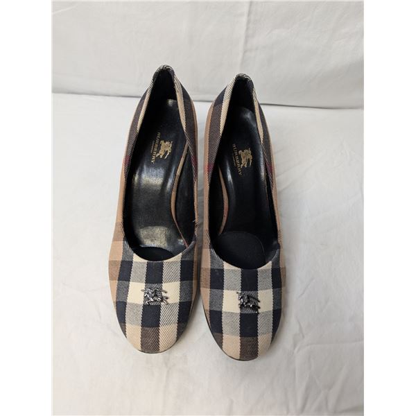 Burberry Iconic brown plaid heel