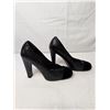 Image 2 : Chanel velvet toe cap black leather pump
