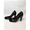 Image 3 : Chanel velvet toe cap black leather pump
