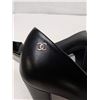 Image 7 : Chanel velvet toe cap black leather pump