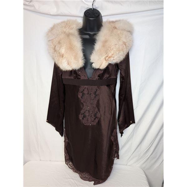 Brown lace dress with fur collar