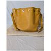 Image 2 : Louis Vuitton yellow bucket bag