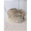 Image 1 : Holt Renfrew coyote fur hat