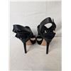 Image 4 : Christian Dior black heels Silver buckle