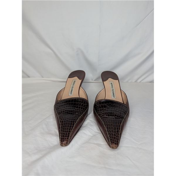 Manolo Blahnik real crocodile brown kitten heels