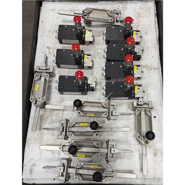 (7) Fortress #NO4T6SE431T03500D1D1GM Safety Interlock Switches w/Slide Bars