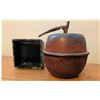 Image 6 : Art and Decor Lot: Vase, Apple Candle, Kenzan, Small Artwork