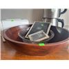 Image 3 : Household Lot with Glasses, Bowls, Picture Frames, Toaster, Kettles