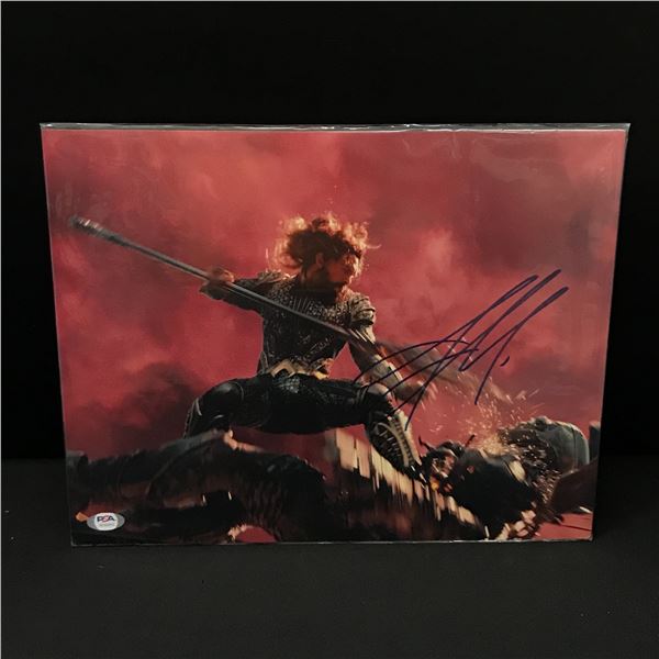 JASON MAMOA SIGNED 11 X 14 PICTURE - PSA COA