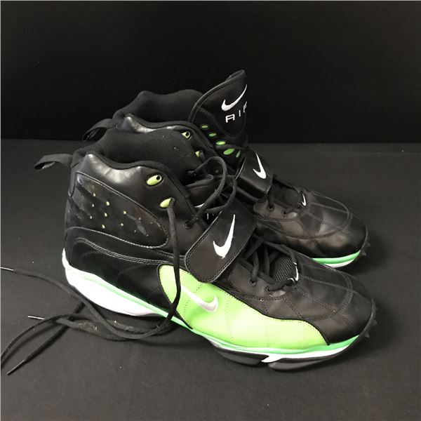 RUSSEL OKUNG SIGNED GAME WORN SNEAKERS FROM SUPERBOWL WINNING SEASON
