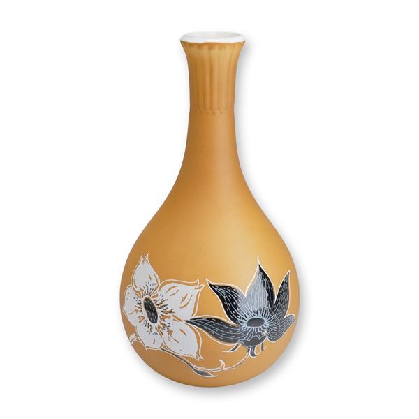 Wedgwood Bone China Old Gold Camelia Bud Vase Designed by Susie Cooper