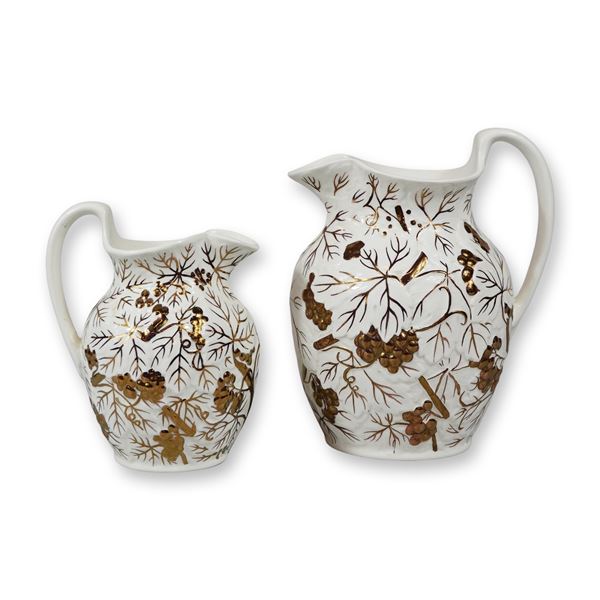 A Pair of Wedgwood Barlaston White and Gold Luster Pitchers, Fern & Berry