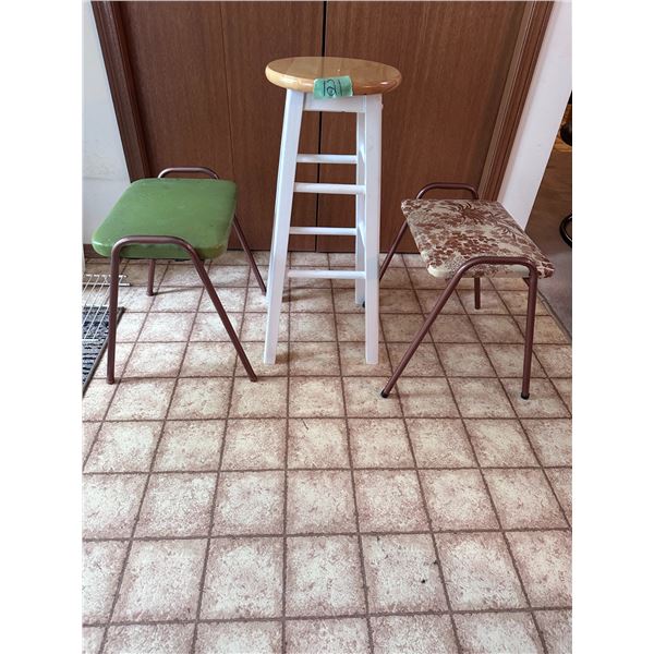 Lot of 3 stools assorted sizes