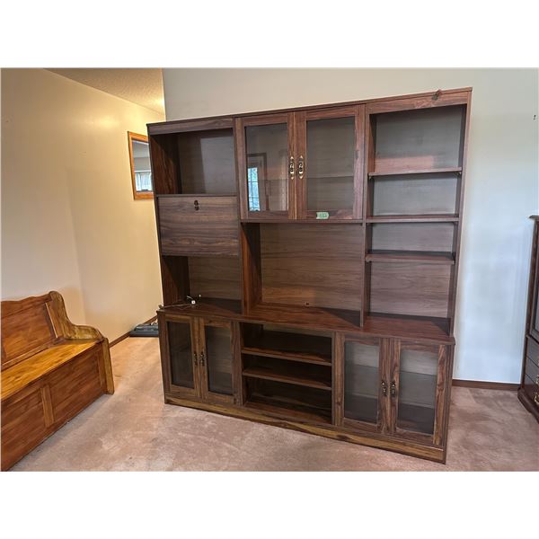 Entertainment shelf