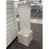 Image 6 : Triangular Sunglass Spinner Display 20" x 20" x 64"