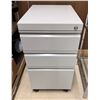 Image 1 : Rolling 3-Drawer Cabinet 24" x 15" x 27"H