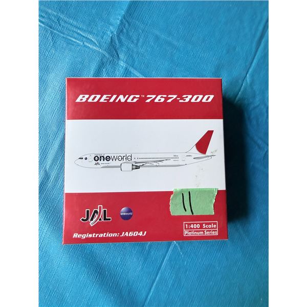 JAL BOEING 767-300 1:400 SCALE DIECAST MODEL AIRPLANE