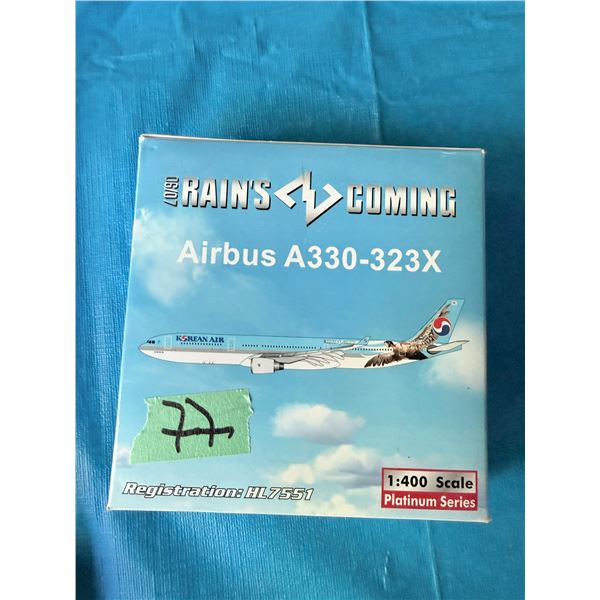 KOREAN AIR AIRBUS A330-323X 1:400 DIECAST MODEL AIRPLANE