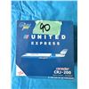 Image 1 : GEMINIJETS UNITED EXPRESS CANADAIR CRJ-200 1:400 DIECAST MODEL AIRPLANE