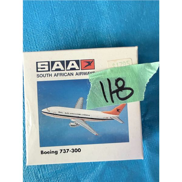 SAA SOUTH AFRICAN AIRWAYS BOEING 737-300 DIECAST MODEL AIRPLANE