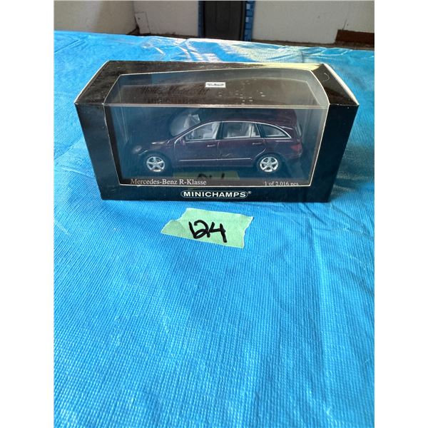 MINICHAMPS MERCEDES-BENZ R-KLASSE DIECAST MODEL CAR