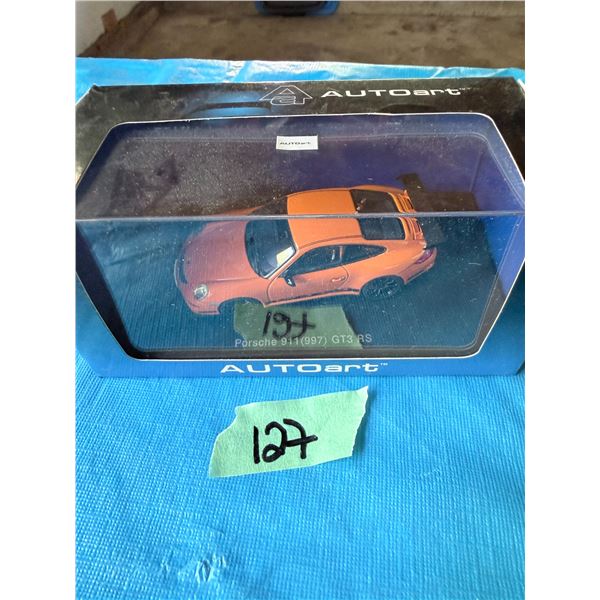 AUTOART PORSCHE 911 (997) GT3 RS DIECAST MODEL CAR
