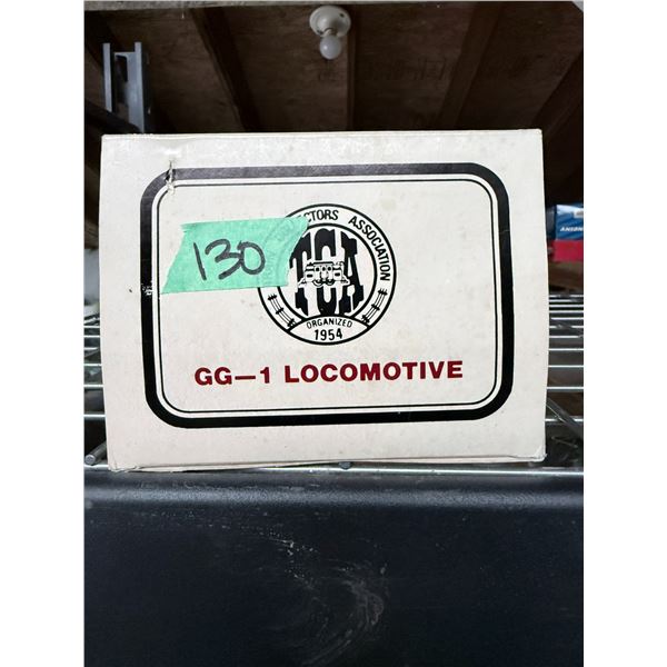 GG-1 LOCOMOTIVE MODEL TRAIN