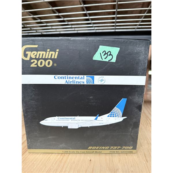 GEMINI 200 CONTINENTAL AIRLINES BOEING 737-700 1:200 DIECAST MODEL AIRPLANE