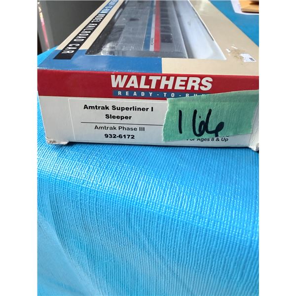 WALTHERS AMTRAK PHASE III AMTRAK SUPERLINER I SLEEPER MODEL TRAIN