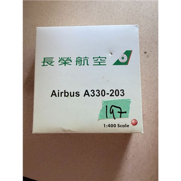 EVA AIR AIRBUS A330-203 1:400 DIECAST MODEL AIRPLANE