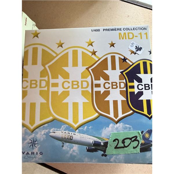 VARIG MD-11 1:400 DIECAST MODEL AIRPLANE