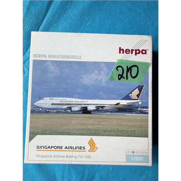 HERPA SINGAPORE AIRLINES BOEING 747-400 1:500 DIECAST MODEL AIRPLANE
