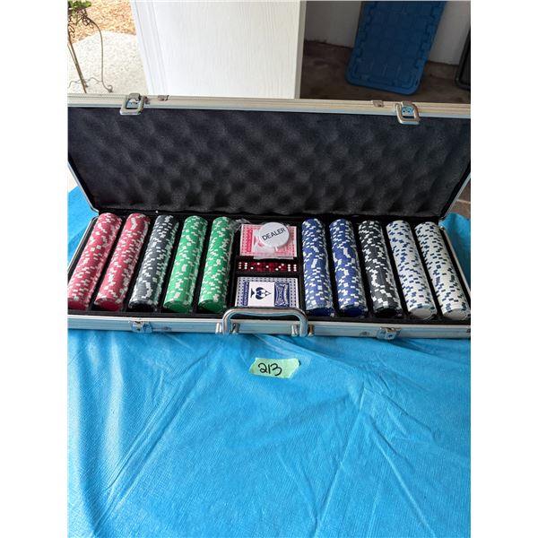POKER CHIP SET WITH CASE, DEALER BUTTON, DICE AND PLAYING CARDS BRAND NEW