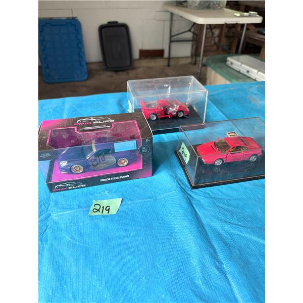 MIXED LOT OF 3 DIECAST MODEL CARS