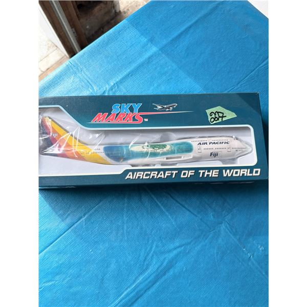 SKY MARKS AIR PACIFIC FIJI DIECAST MODEL AIRPLANE