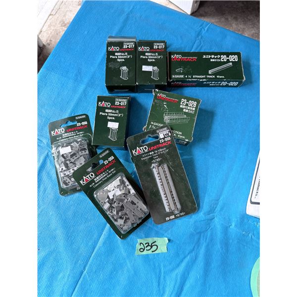 MIXED LOT KATO UNITRACK N-GAUGE TRACK AND ACCESSORIES