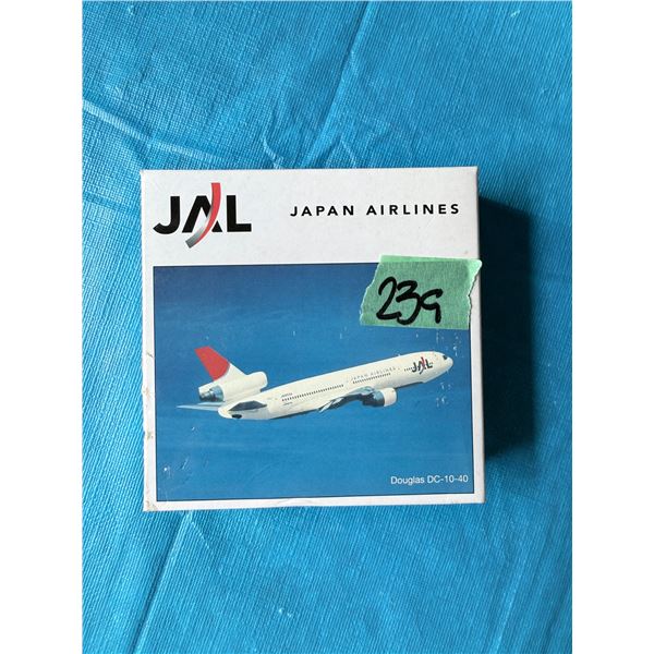 JAL JAPAN AIRLINES JAPAN AIRLINES DOUGLAS DC-10-40 DIECAST MODEL AIRPLANE