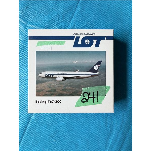 LOT POLISH AIRLINES BOEING 767-200 DIECAST MODEL AIRPLANE