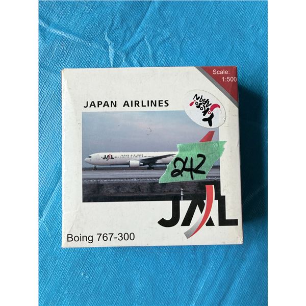 JAPAN AIRLINES BOEING 767-300 1:500 DIECAST MODEL AIRPLANE
