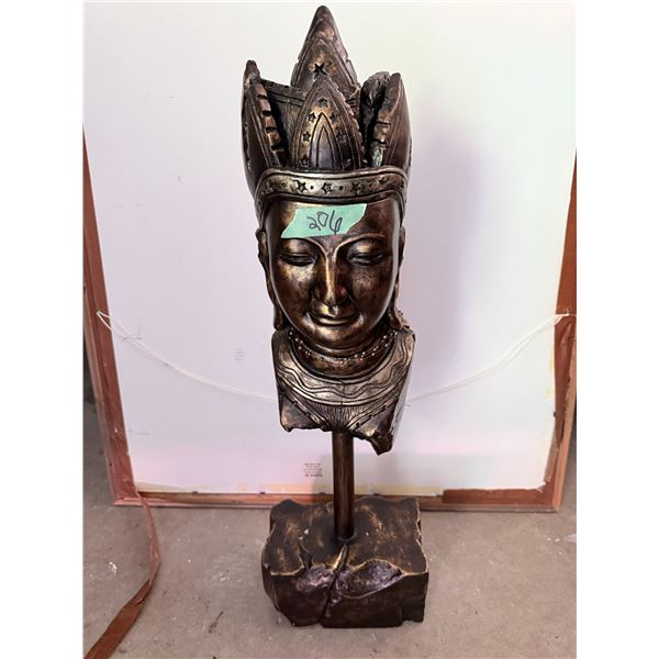 DECORATIVE BODHISATTVA HEAD SCULPTURE ON STAND 102 CM TALL