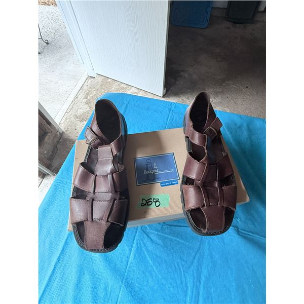 EARTH SPIRIT MENS WT CLASSIC LEATHER SANDALS BRAND NEW (SIZE 8.5)