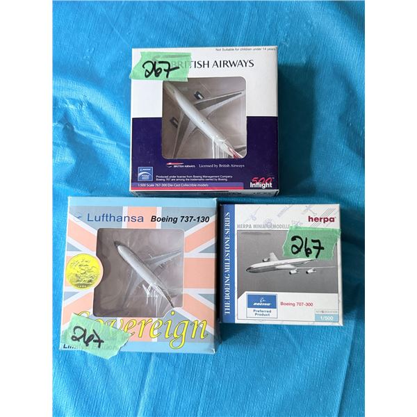 MIXED LOT OF 3 BOXED AIRLINE DIECAST MODEL AIRPLANES