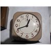 Image 4 : (2) Vintage Clocks