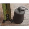 Image 1 : Vintage cast iron scale weight.