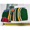 Image 4 : (2) Red Dog Vest (Size M) & (4) Green Dog Apricot. (Two Medium Size and Two Small)