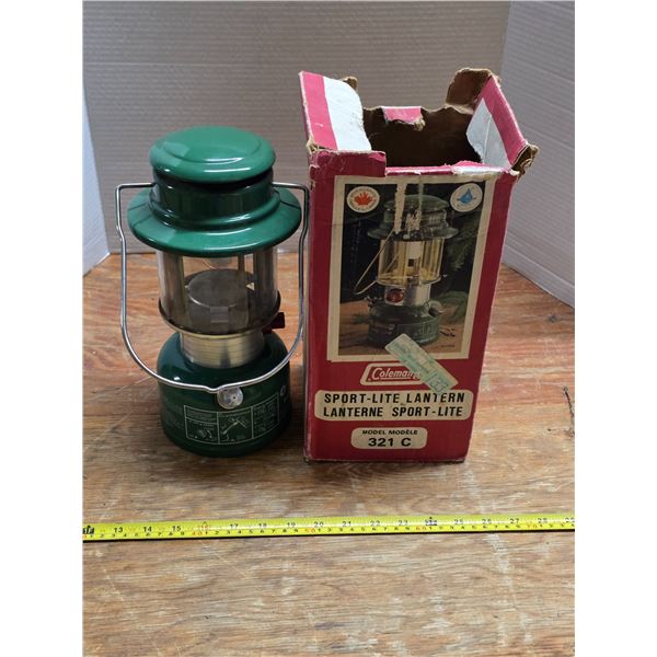Coleman lantern with original box- 321C-8