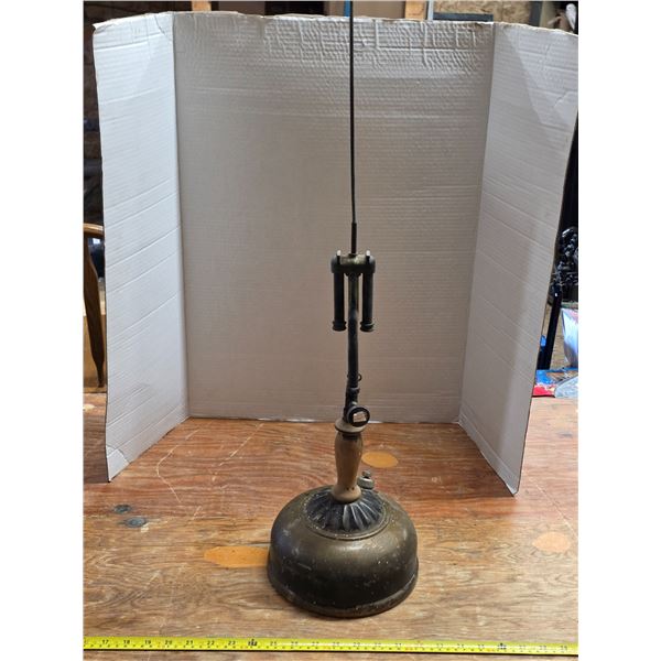 Kerosene lamp