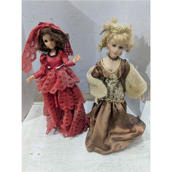 2 vintage dolls with stands