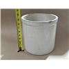 Image 2 : 2 Gallon Medalta Crock