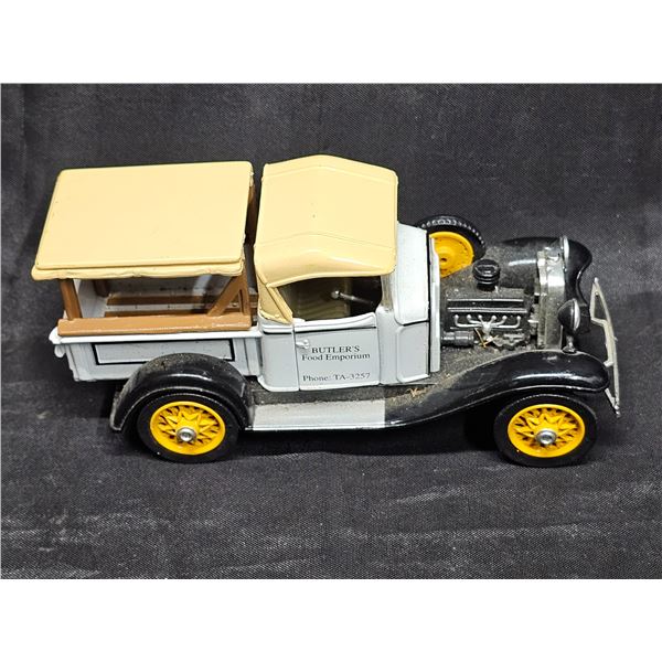 1932 Chevy Roadster Pickup Model Vehicle
